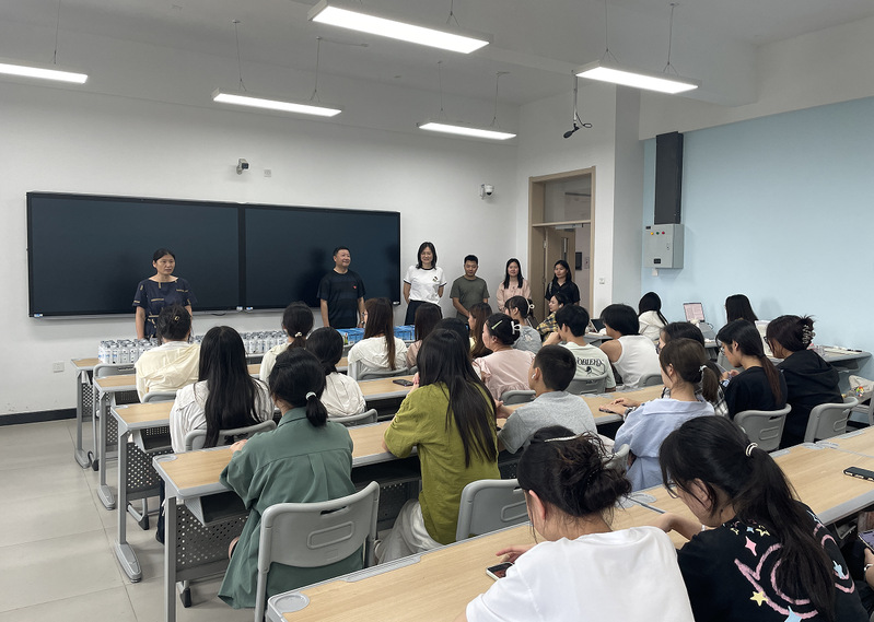 外国语学院开展考研慰问活动倾情...